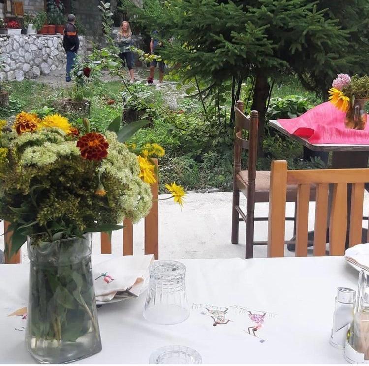 Guest House Hyrmet Demushi Valbone Bagian luar foto