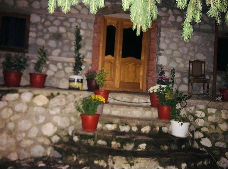 Guest House Hyrmet Demushi Valbone Bagian luar foto