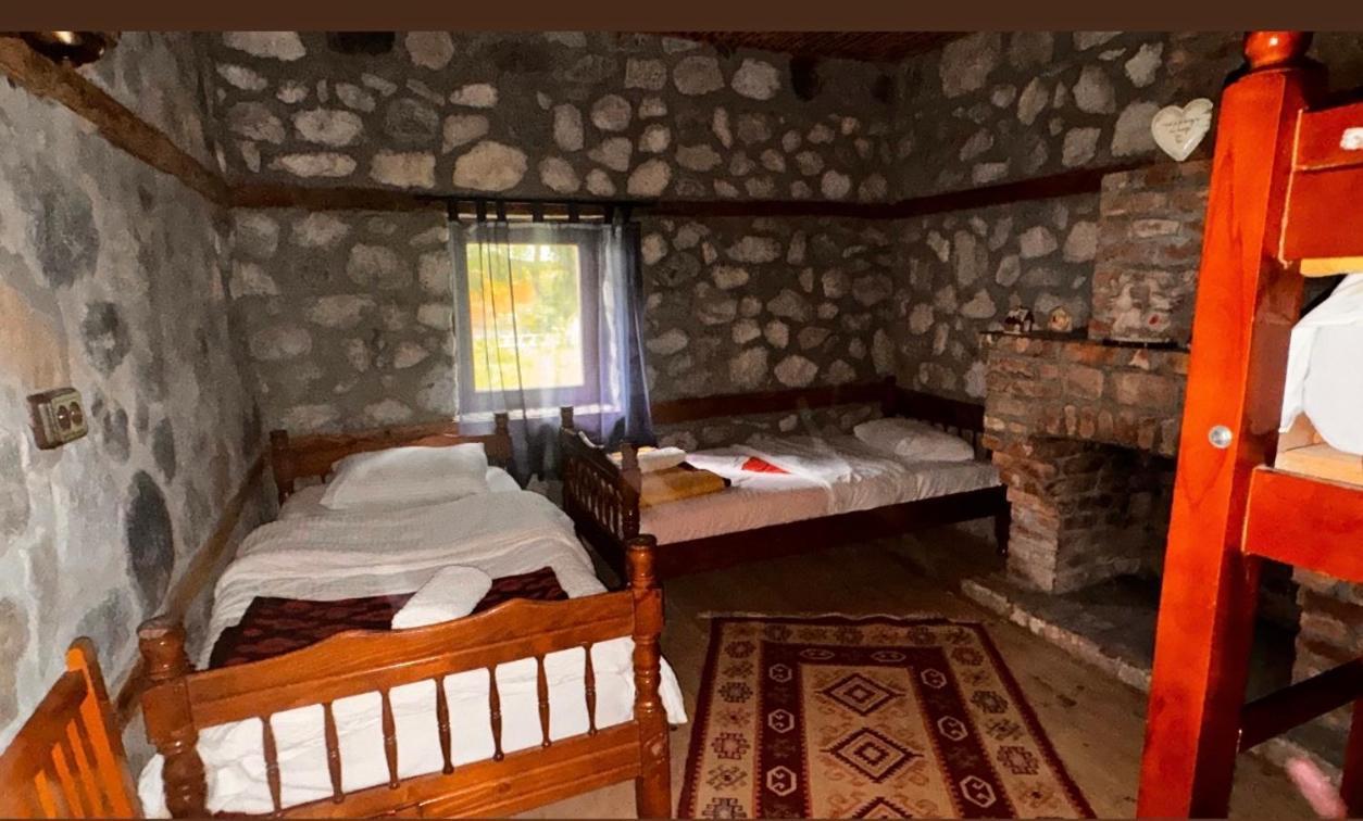 Guest House Hyrmet Demushi Valbone Bagian luar foto